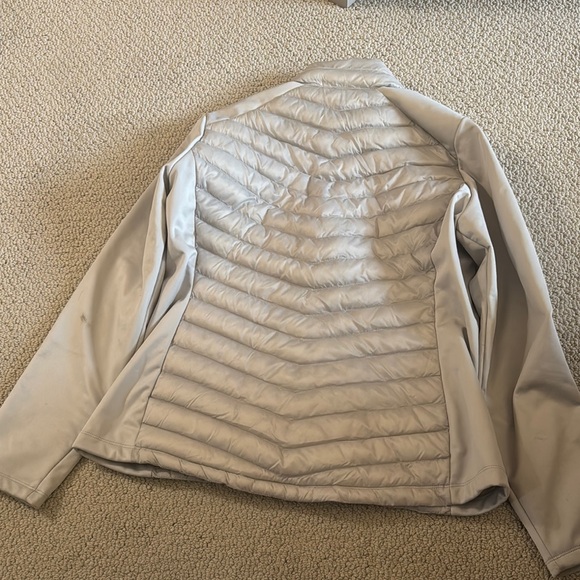 32 Degrees Gray Puffer Jacket with Chevron Quilting - Picture 6 of 6